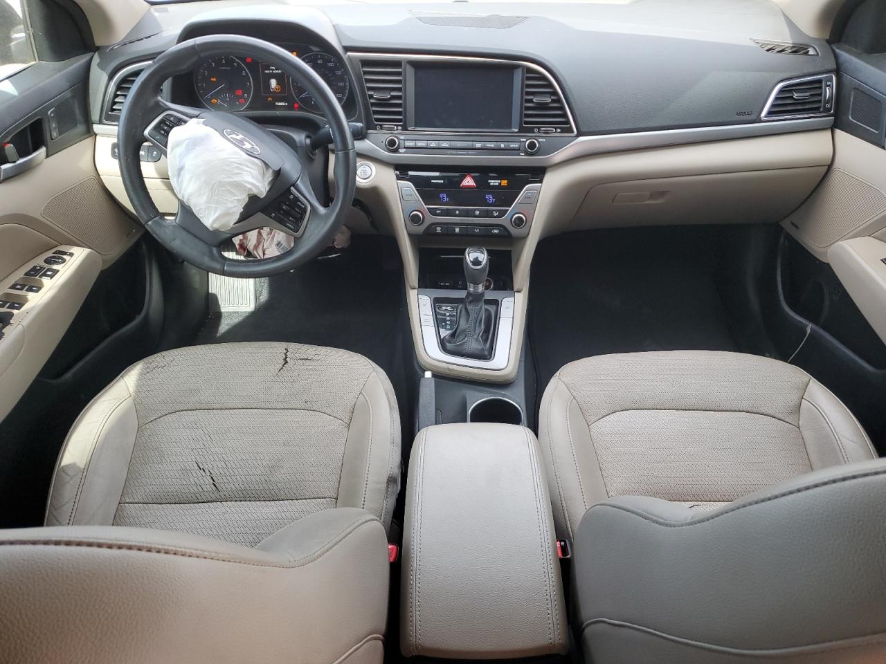 2017 Hyundai Elantra - Image 8