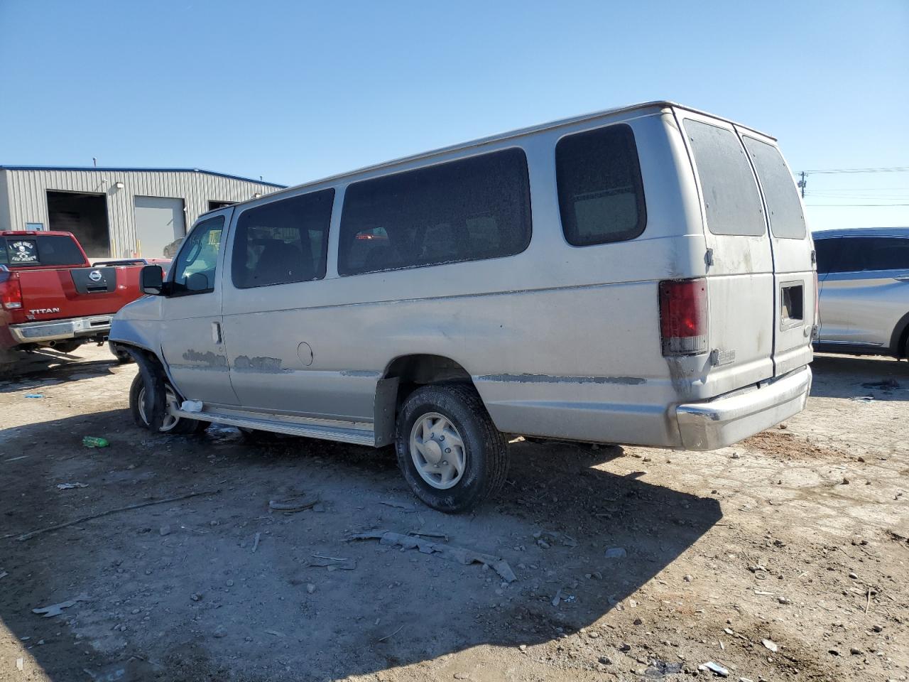 2005 Ford Econoline - Image 2