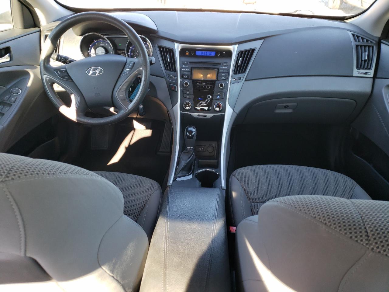 2013 Hyundai Sonata - Image 8