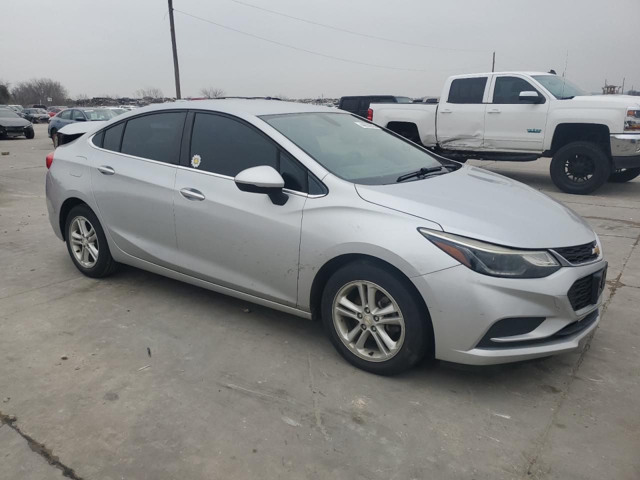 2016 Chevrolet Cruze - Image 4