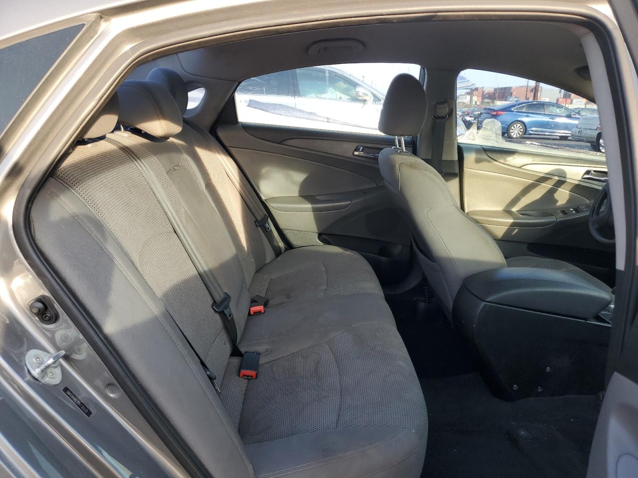 2013 Hyundai Sonata - Image 11