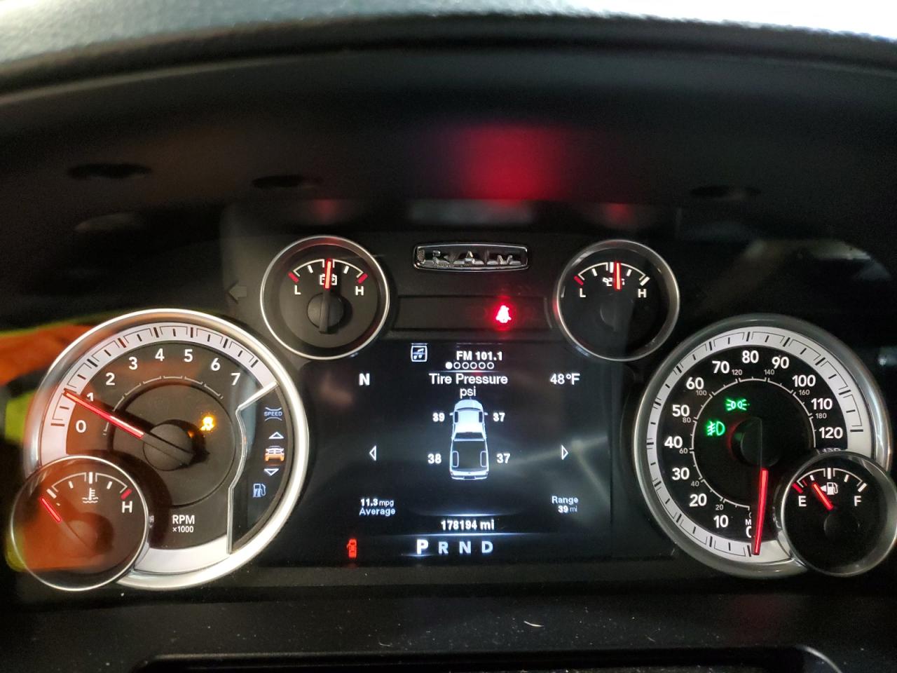 2014 RAM 1500 - Image 9
