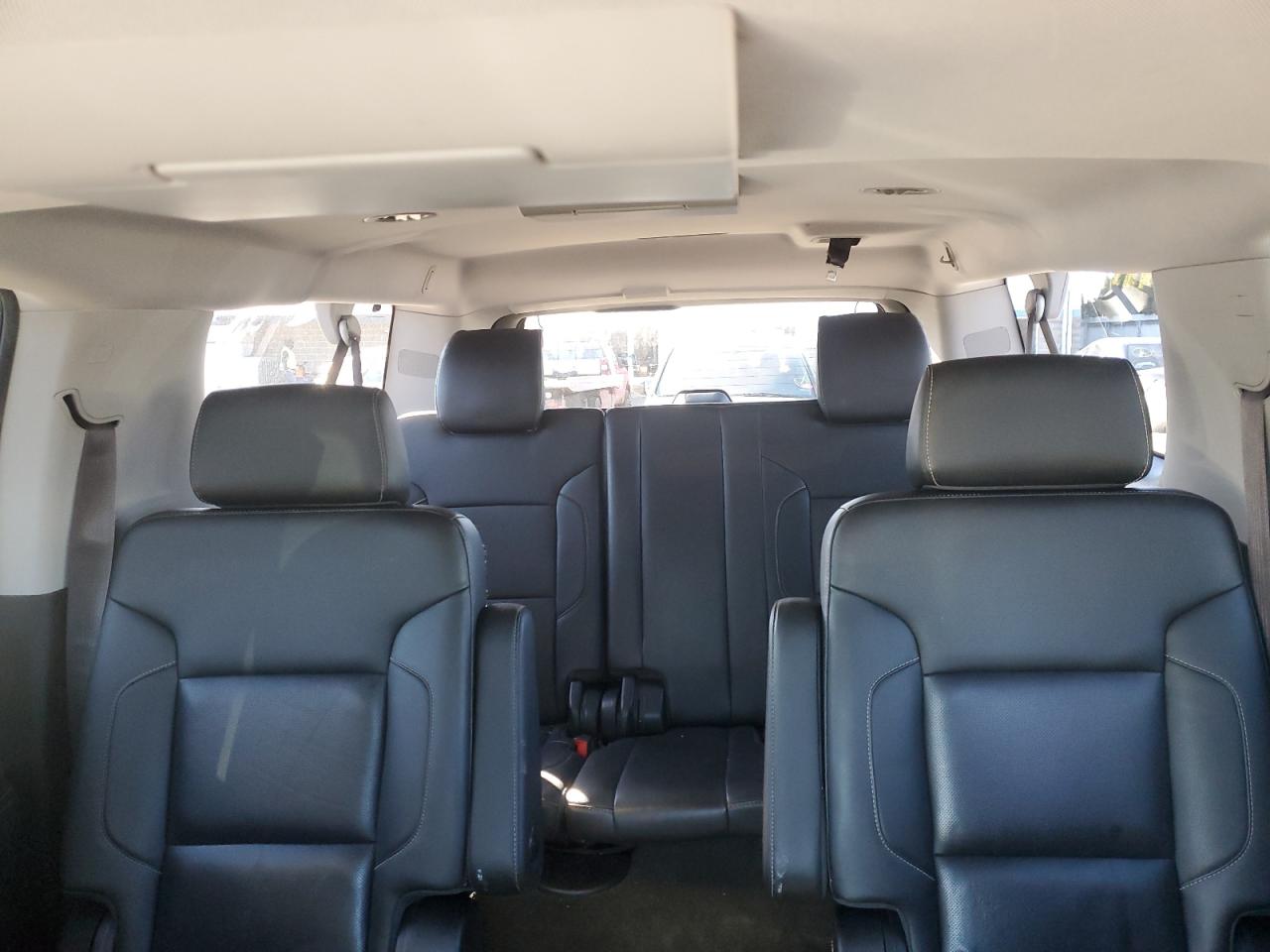 2015 Chevrolet Suburban - Image 10