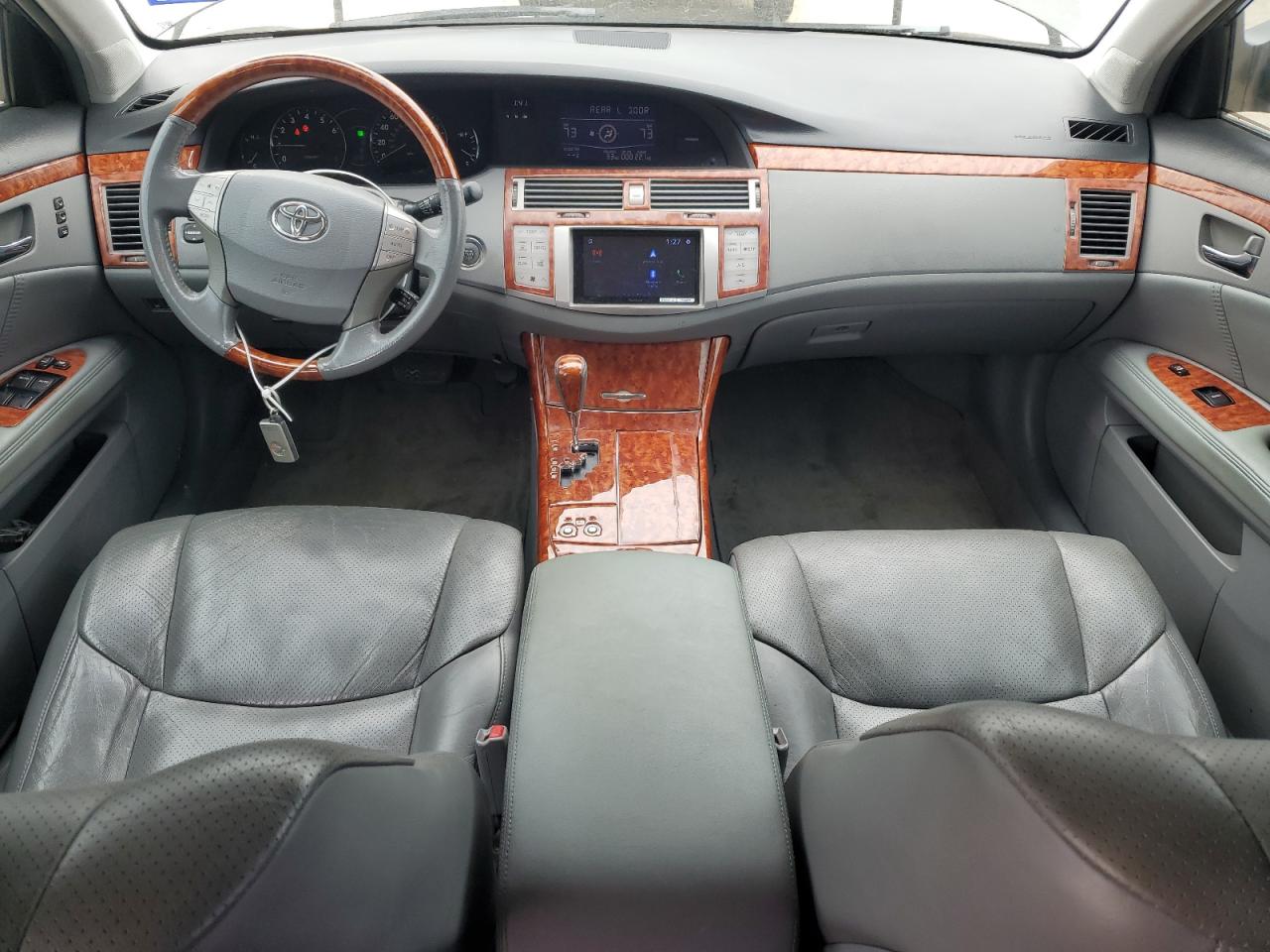 2006 Toyota Avalon - Image 8
