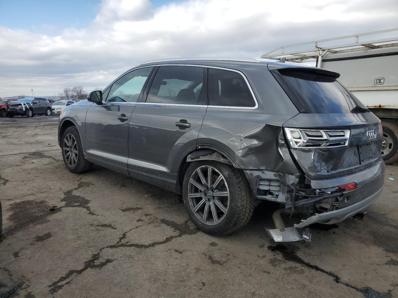 2018 Audi Q7 - Image 2