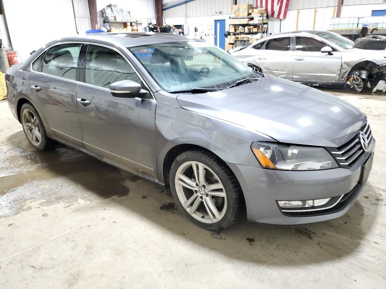 2015 Volkswagen Passat - Image 4