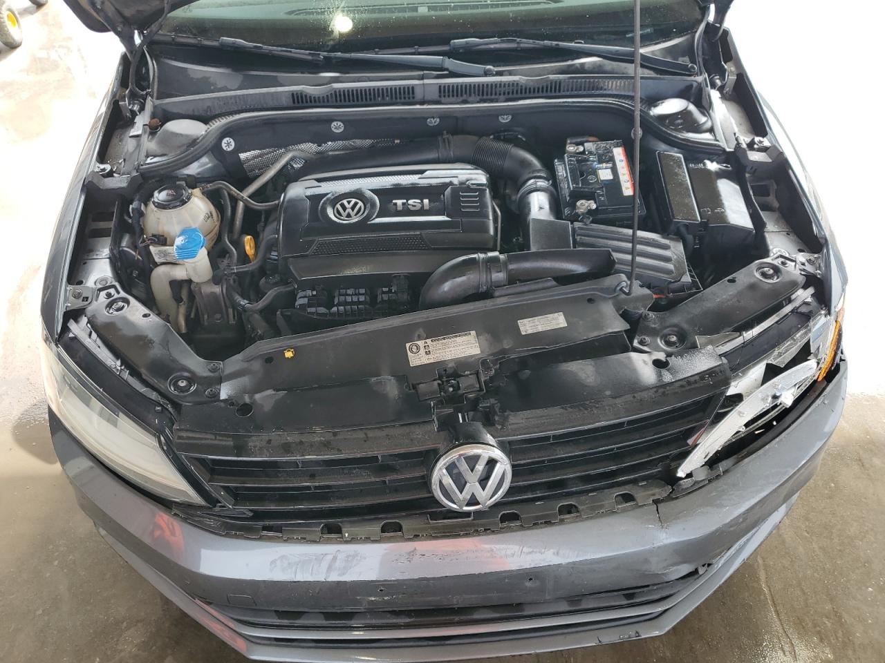 2018 Volkswagen Jetta - Image 11