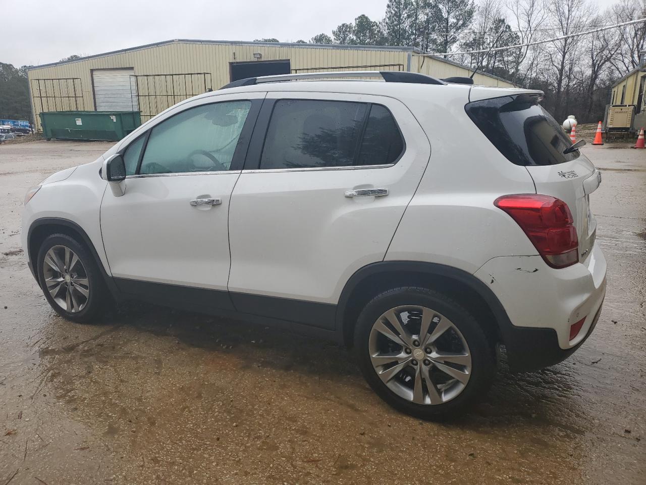 2020 Chevrolet Trax - Image 2
