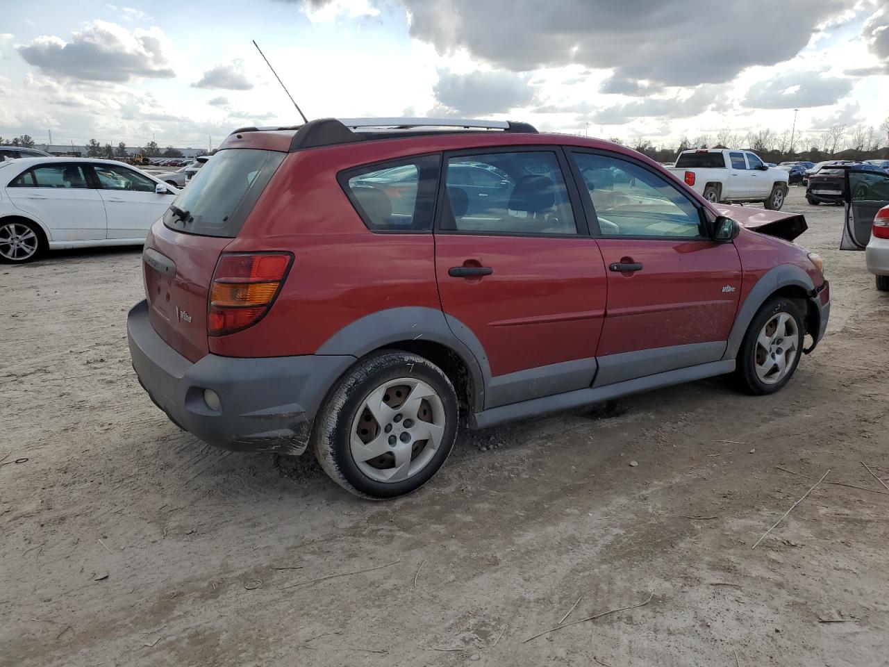 2004 Pontiac Vibe - Image 3
