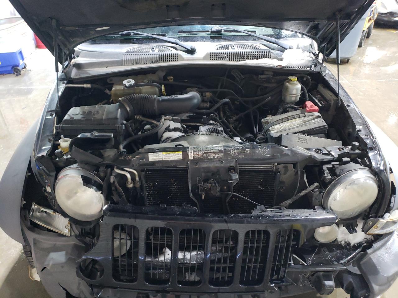 2005 Jeep Liberty (North America) - Image 12