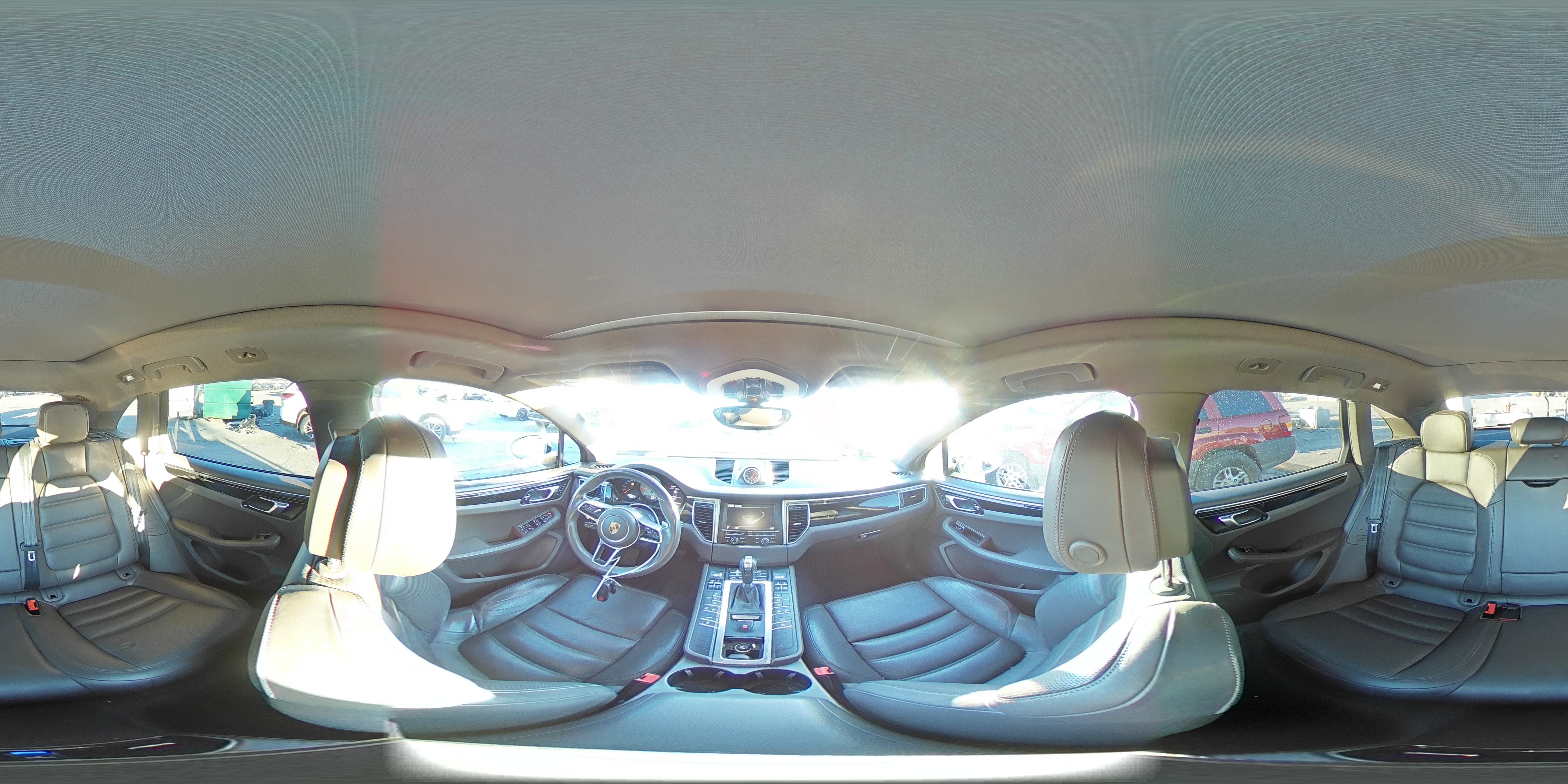 2016 Porsche Macan - Image 15