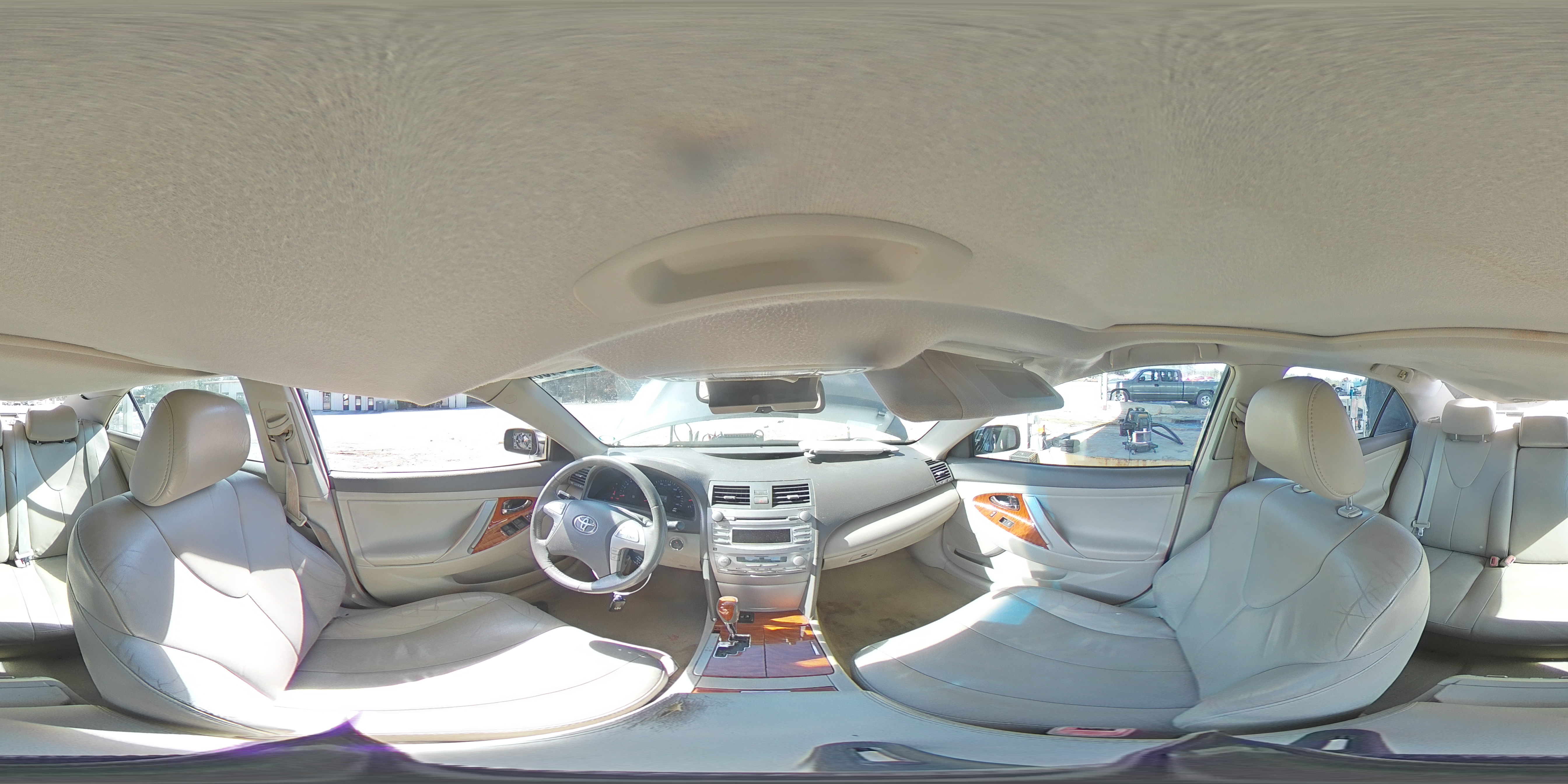 2011 Toyota Camry - Image 13