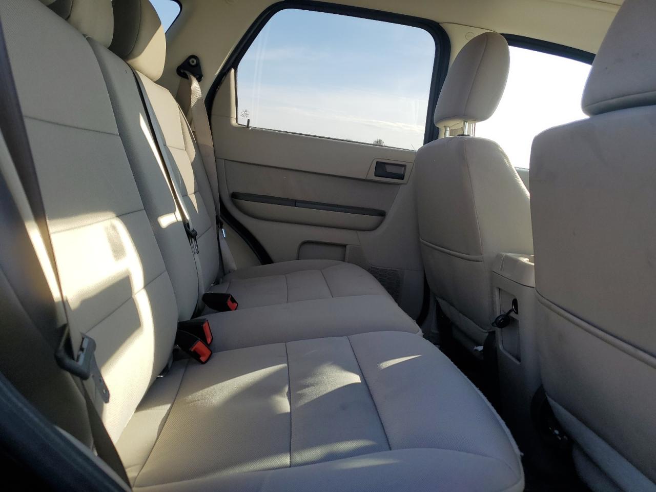 2012 Ford Escape - Image 11