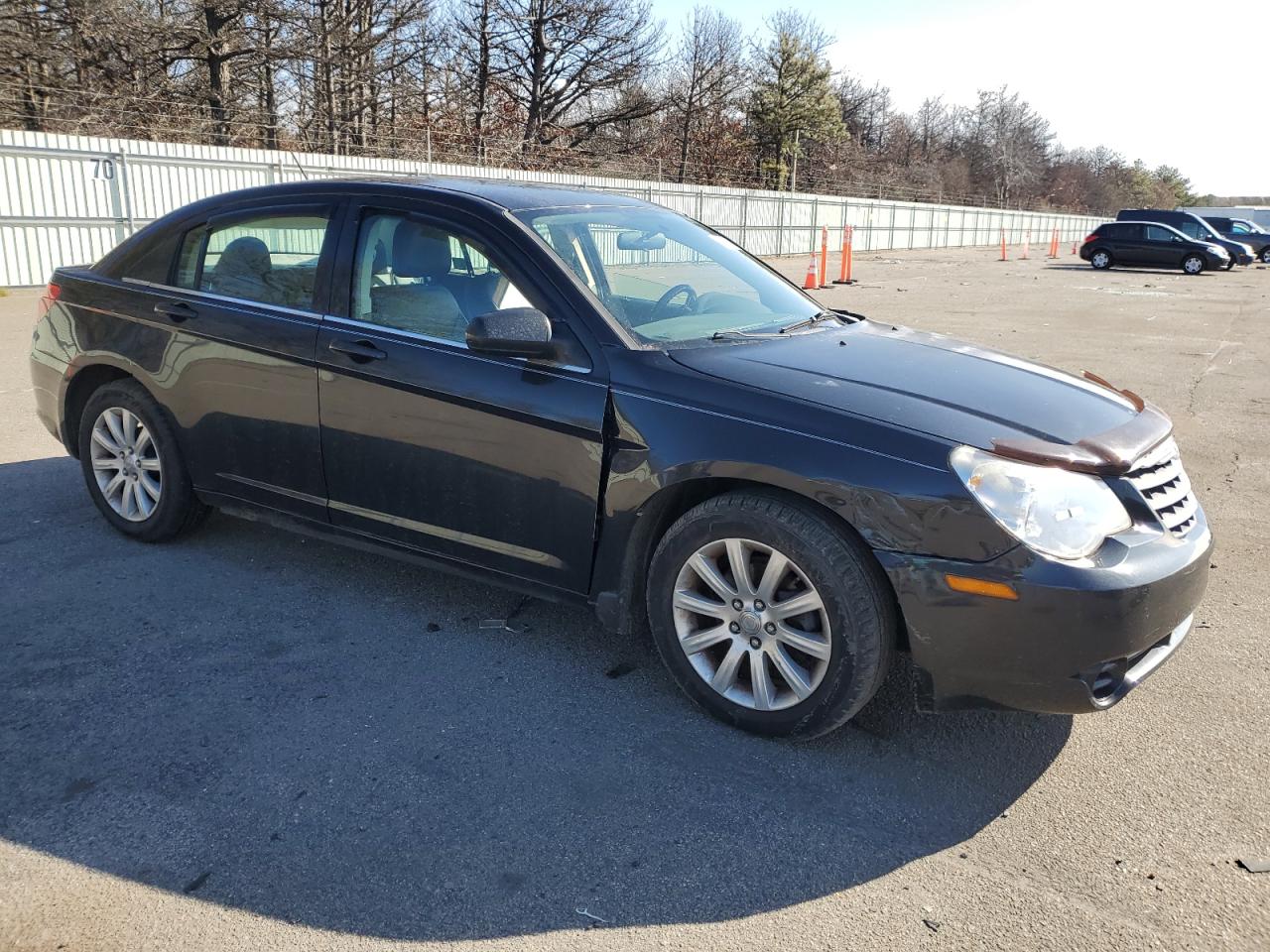 2010 Chrysler Sebring - Image 4