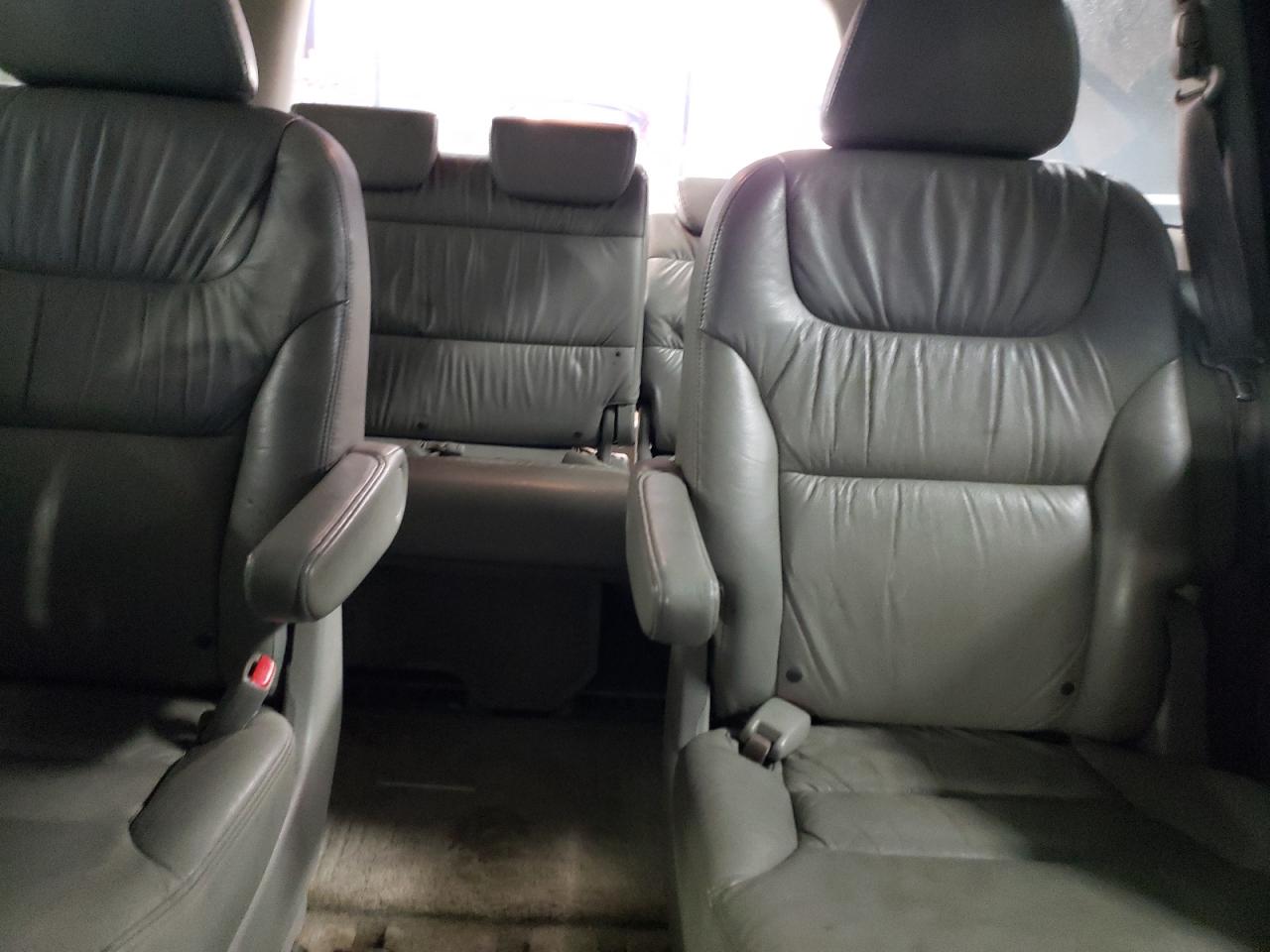 2007 Honda Odyssey - Image 10