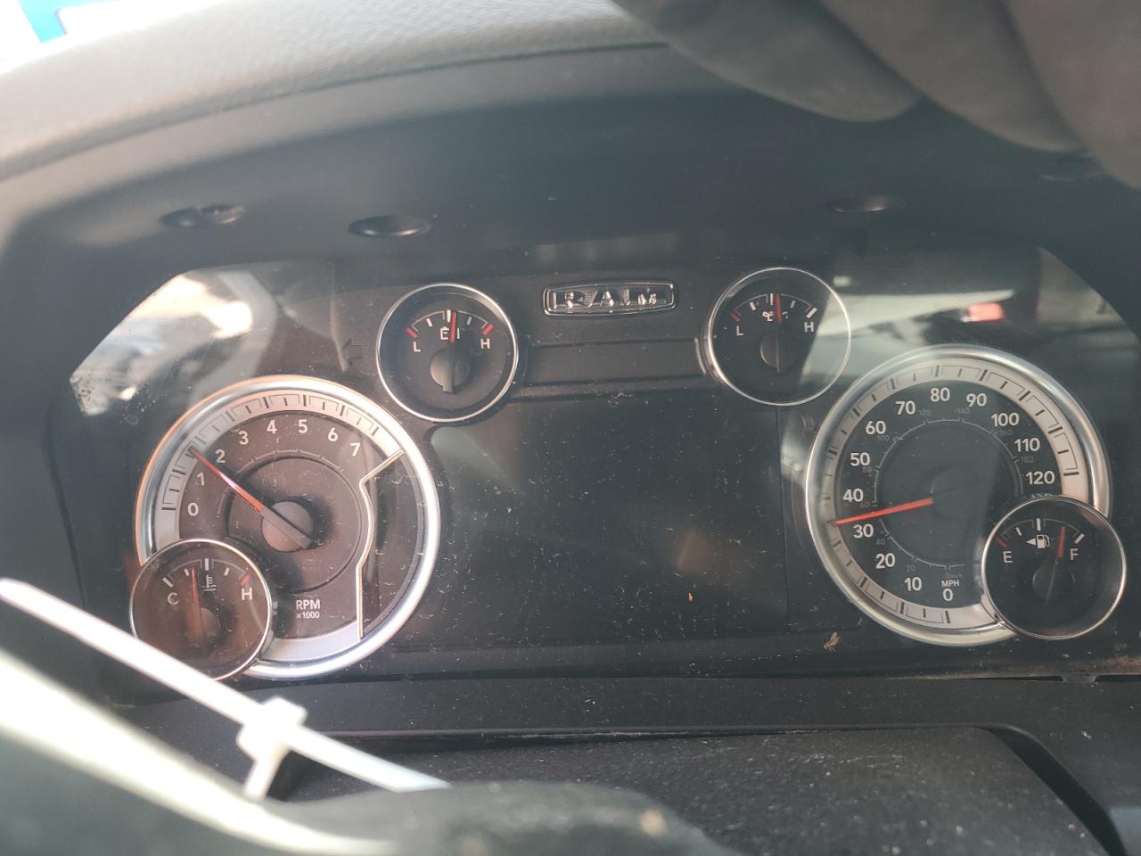 2013 RAM 1500 - Image 9