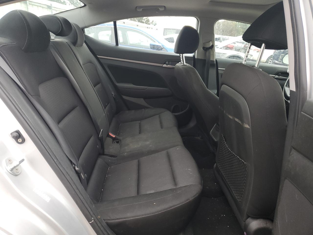 2018 Hyundai Elantra - Image 10