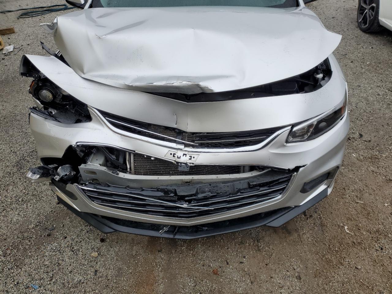 2017 Chevrolet Malibu - Image 11