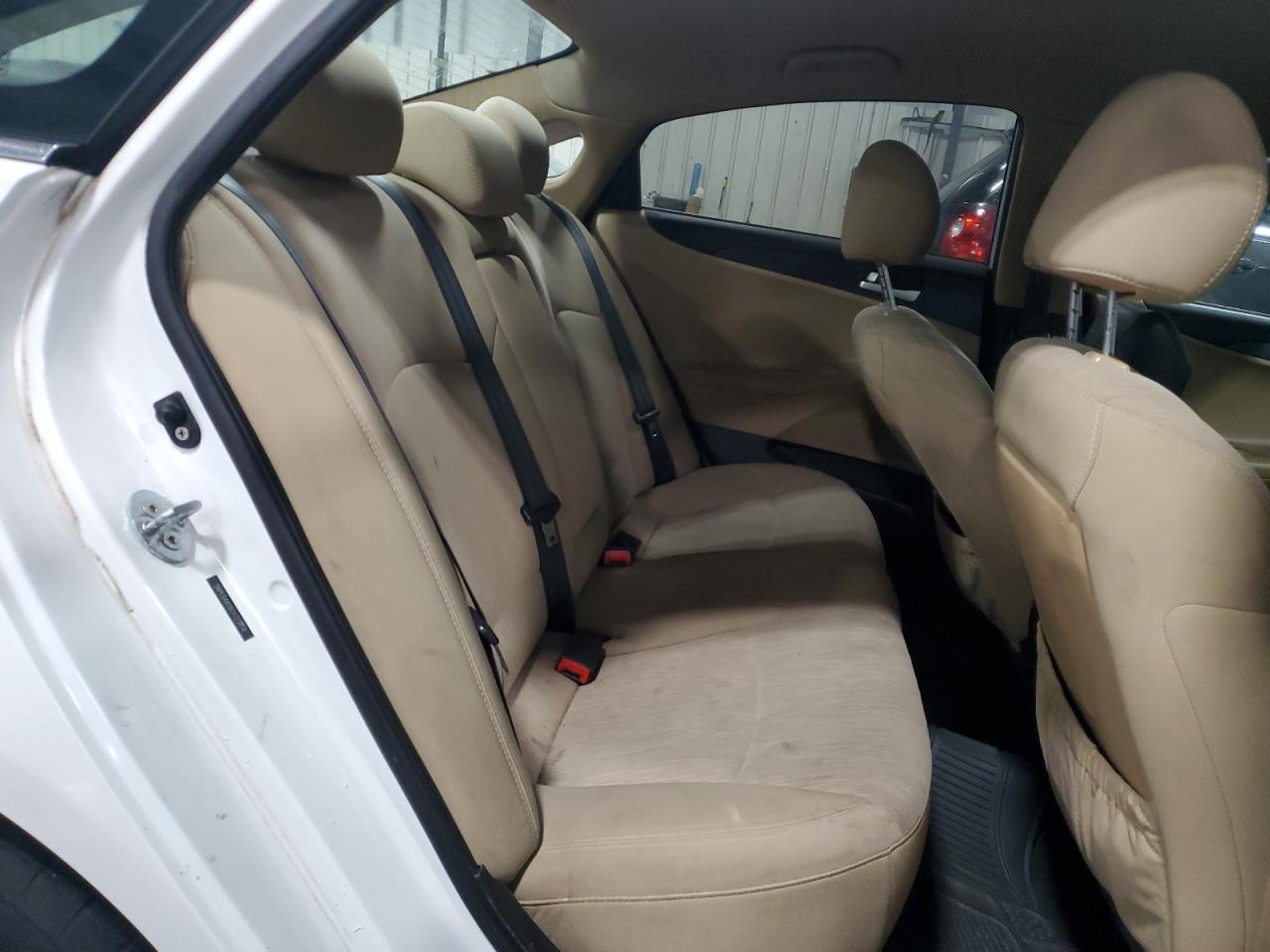 2012 Hyundai Sonata - Image 11