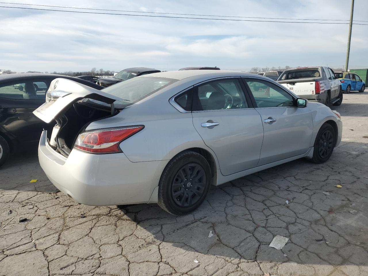 2015 Nissan Altima - Image 3