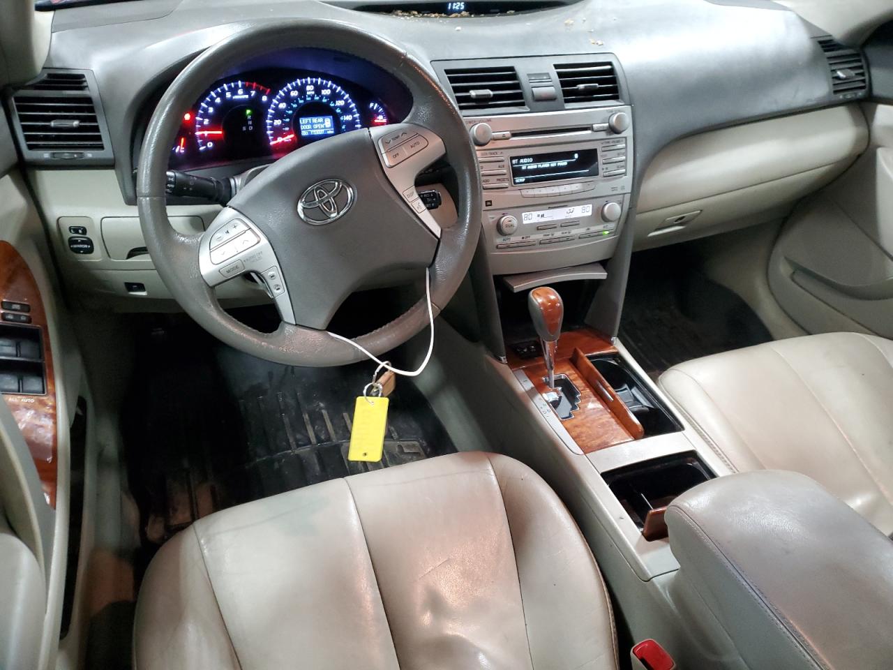 2010 Toyota Camry - Image 8