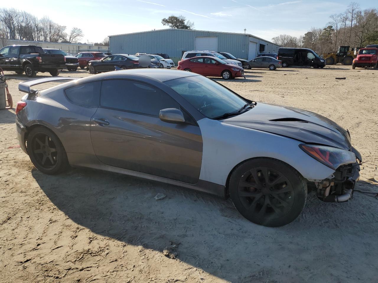 2013 Hyundai Genesis - Image 4