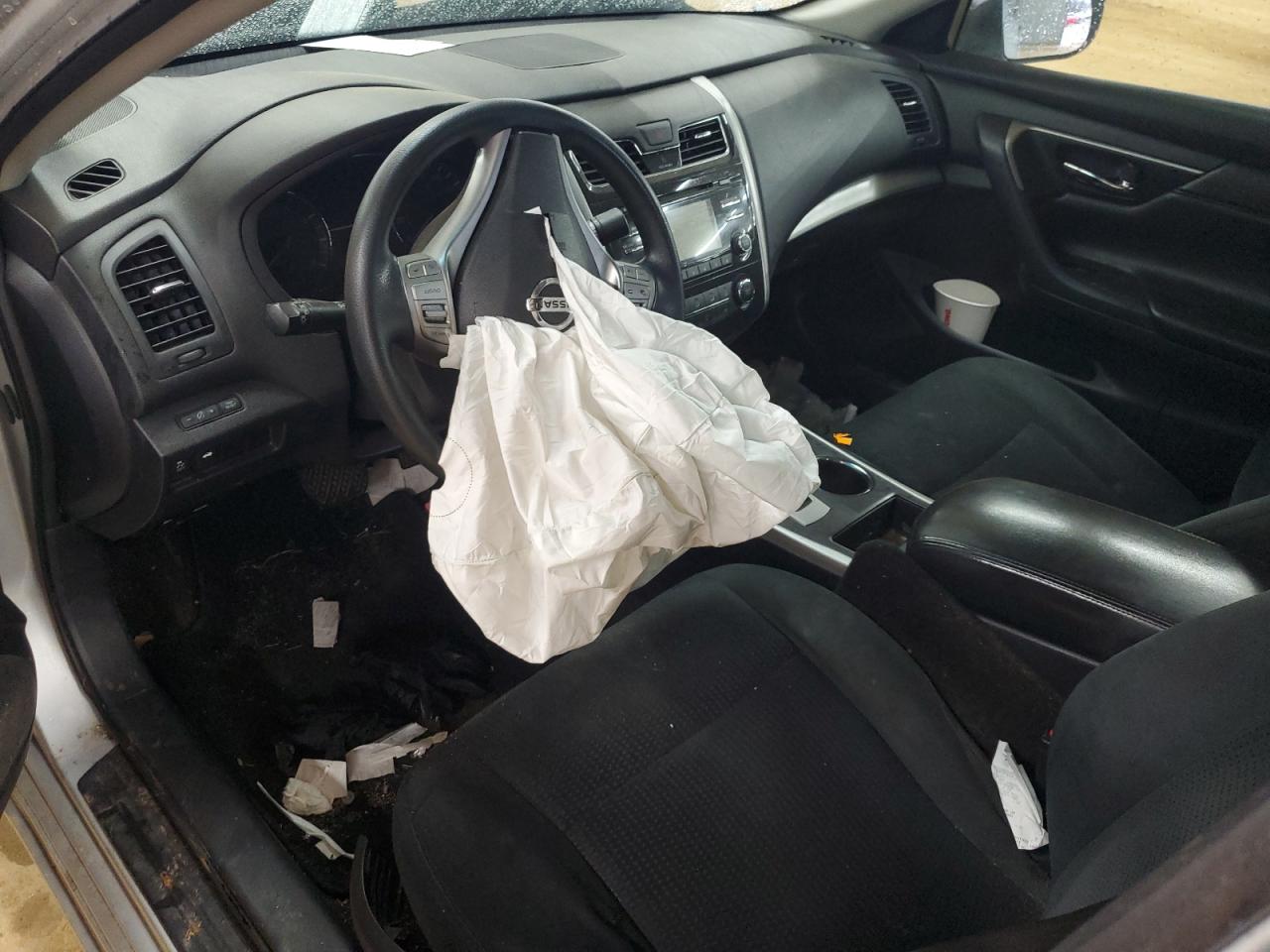 2015 Nissan Altima - Image 8