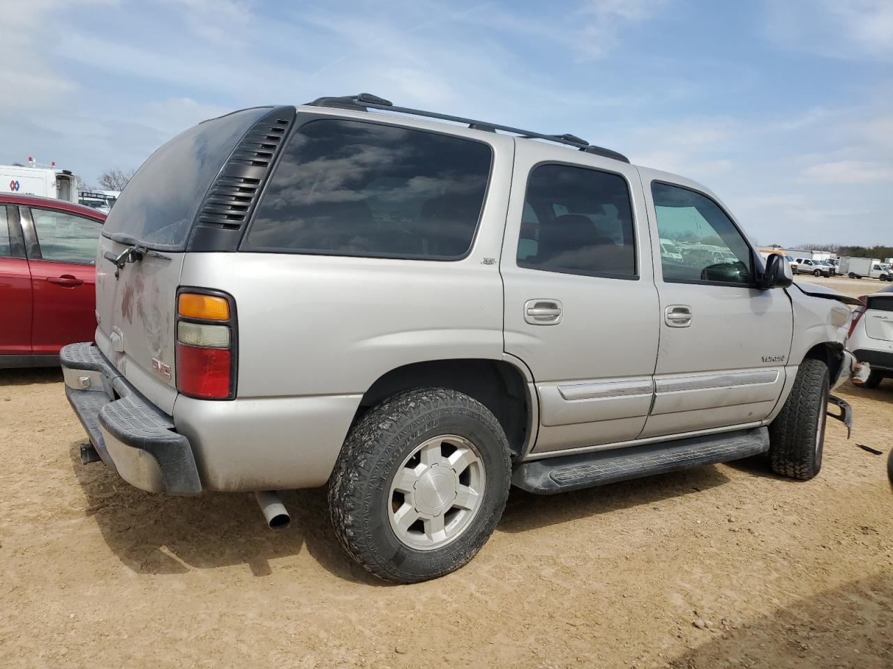 2004 GMC Yukon - Image 3