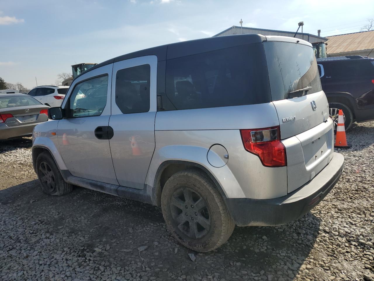 2010 Honda Element - Image 2