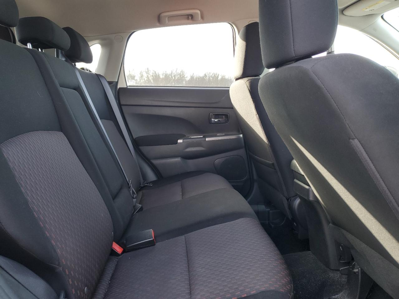 2019 Mitsubishi Outlander - Image 11