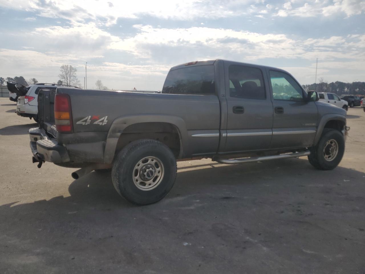 2002 GMC Sierra - Image 3