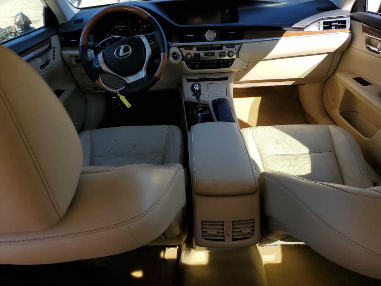 2015 Lexus ES - Image 8