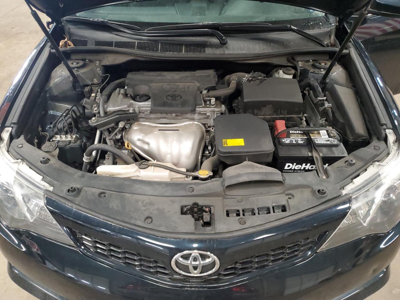2012 Toyota Camry - Image 11