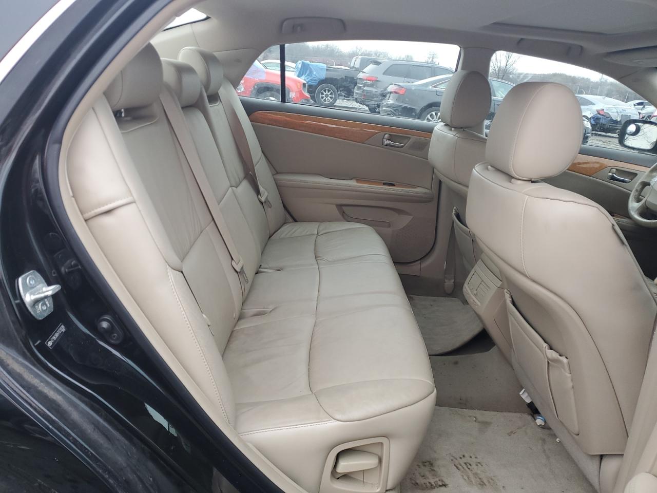 2007 Toyota Avalon - Image 10