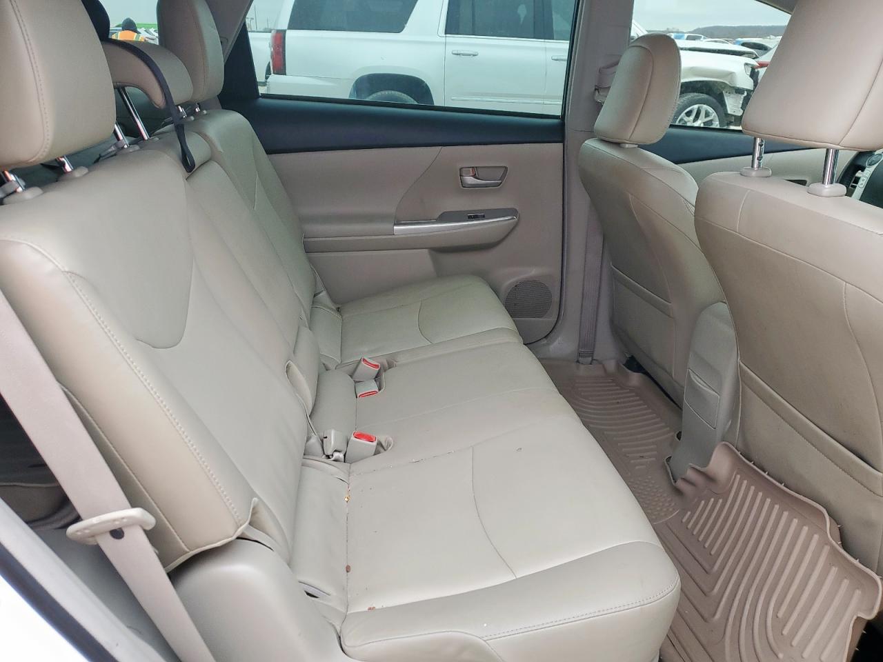 2014 Toyota Prius - Image 10