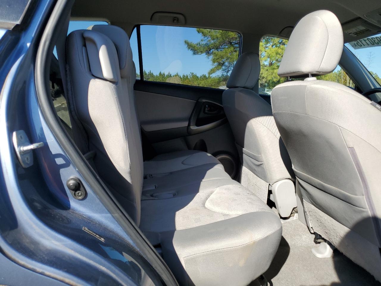 2010 Toyota RAV 4 - Image 11
