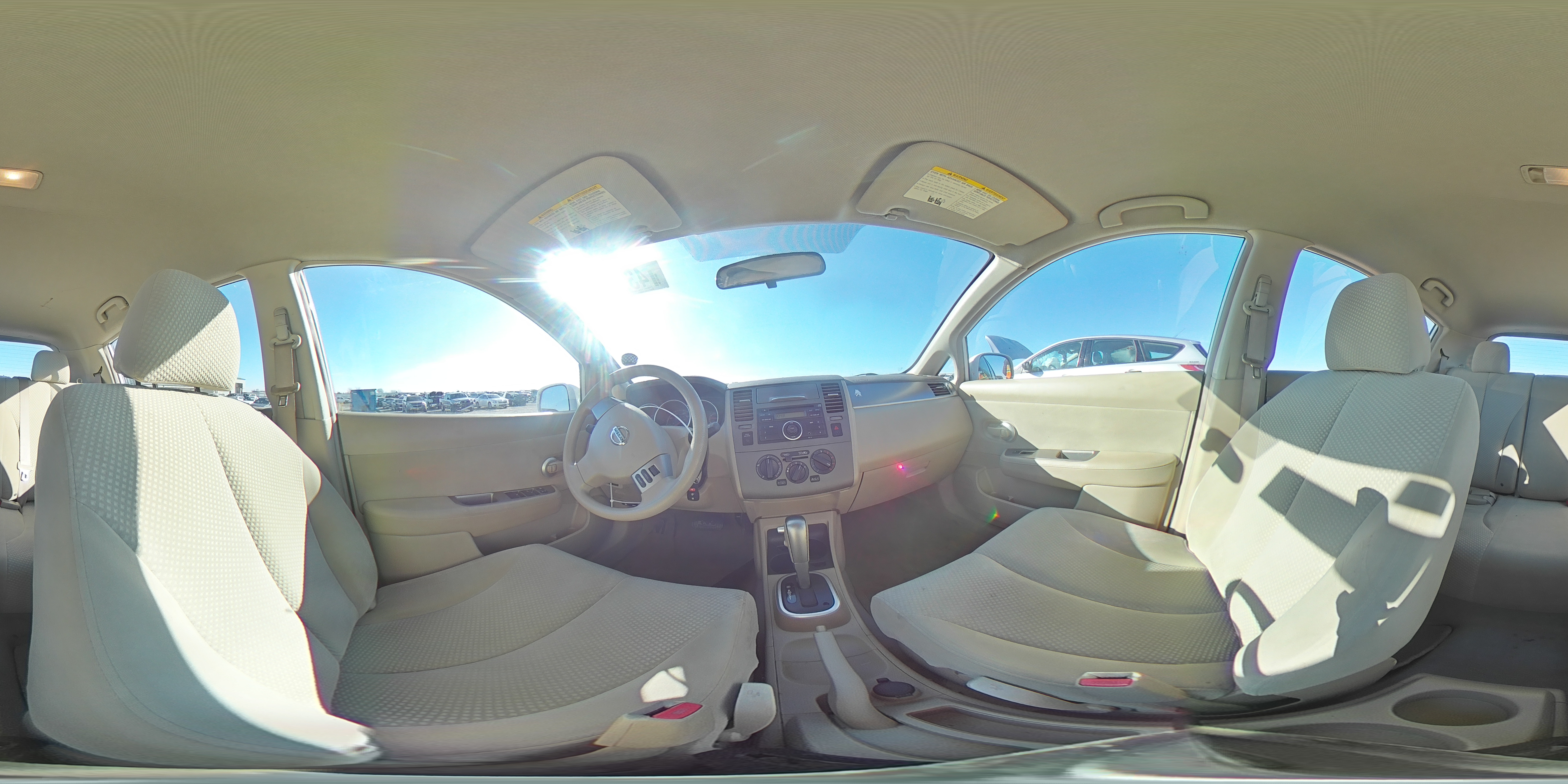 2011 Nissan Versa - Image 14