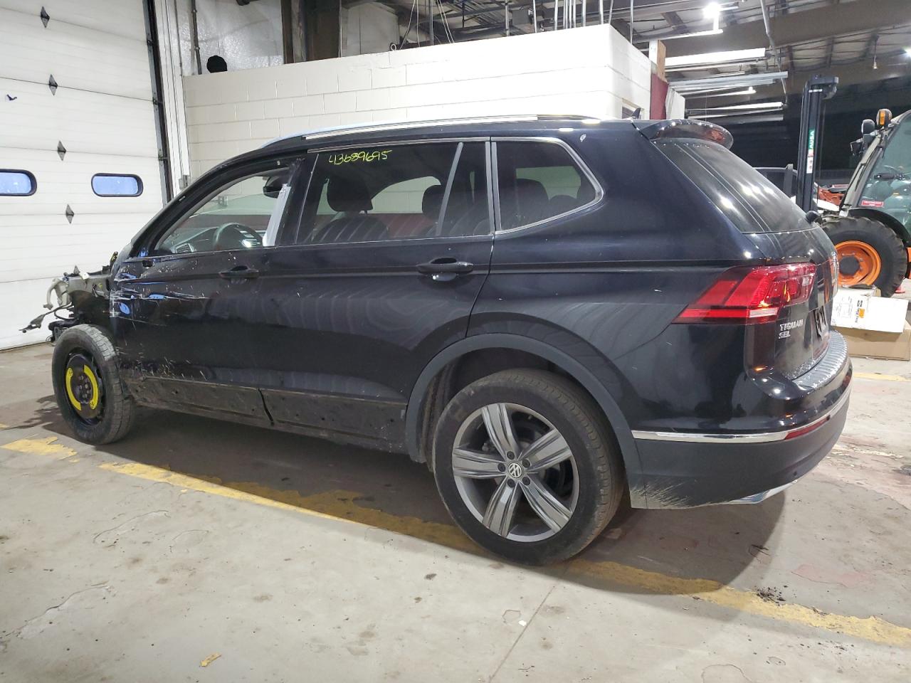 2021 Volkswagen Tiguan - Image 2