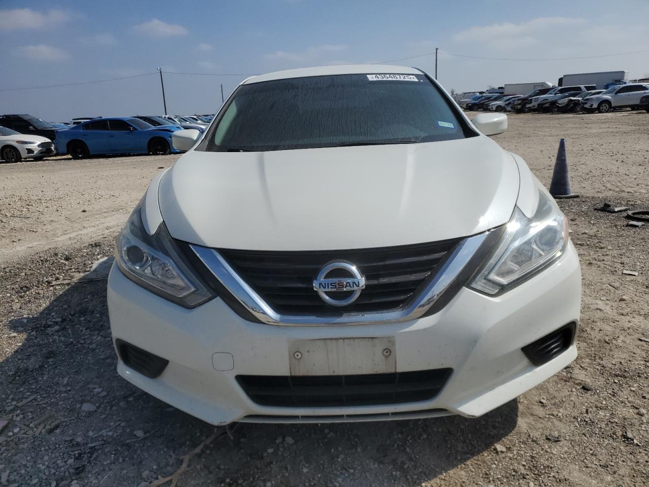 2017 Nissan Altima - Image 5