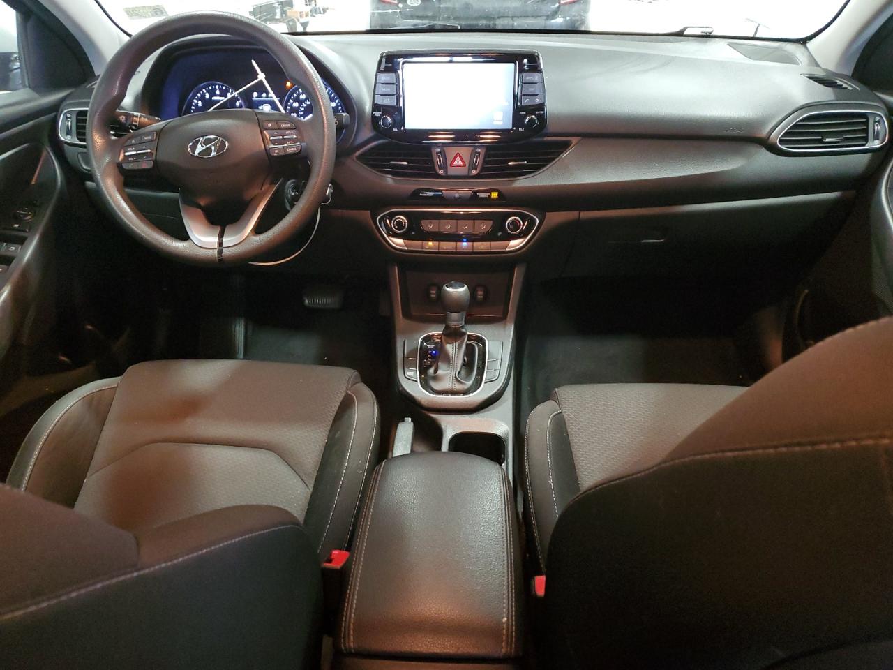 2018 Hyundai Elantra - Image 8