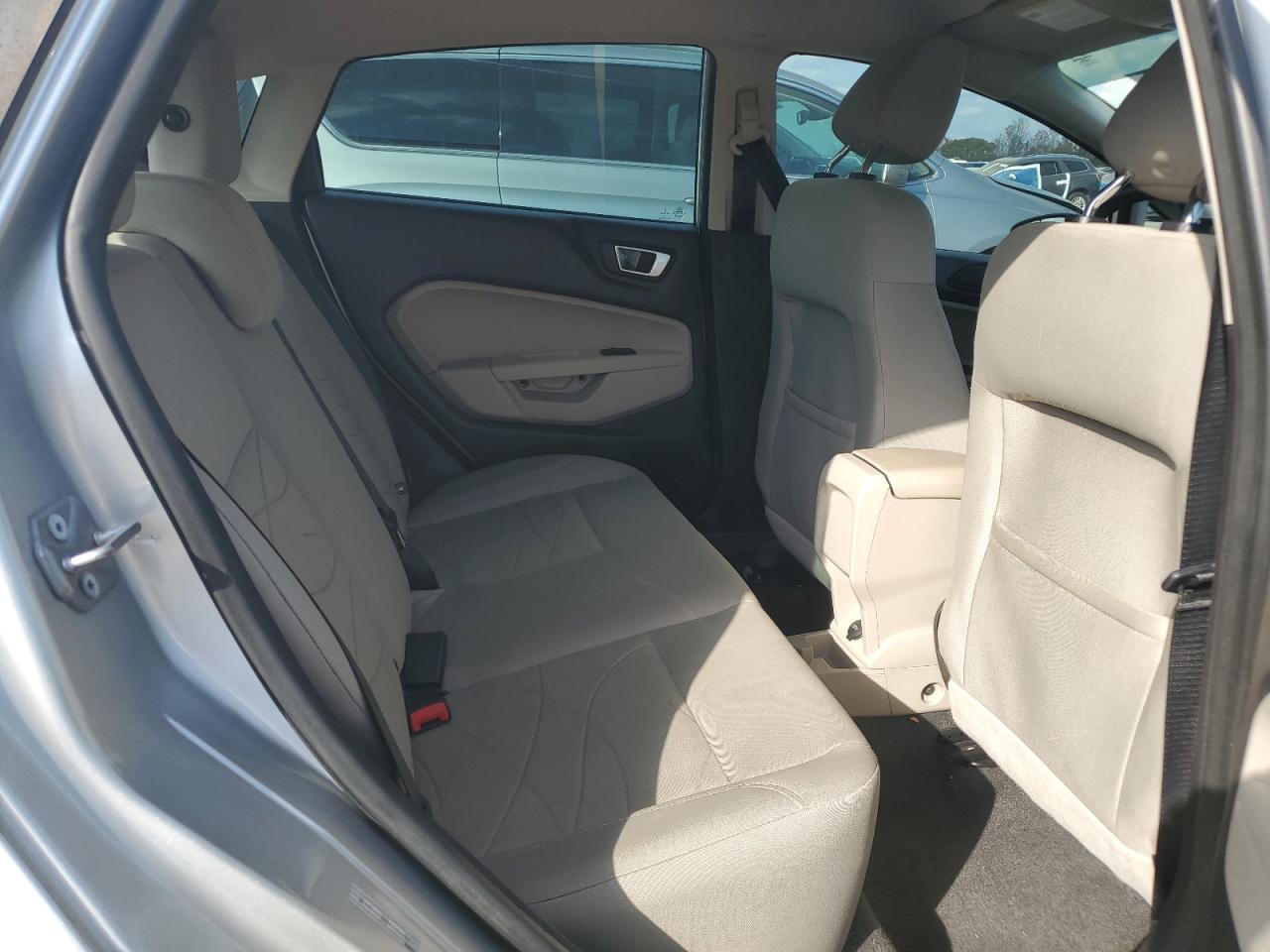 2016 Ford Fiesta - Image 10
