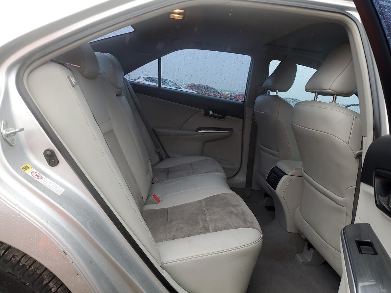 2012 Toyota Camry - Image 10