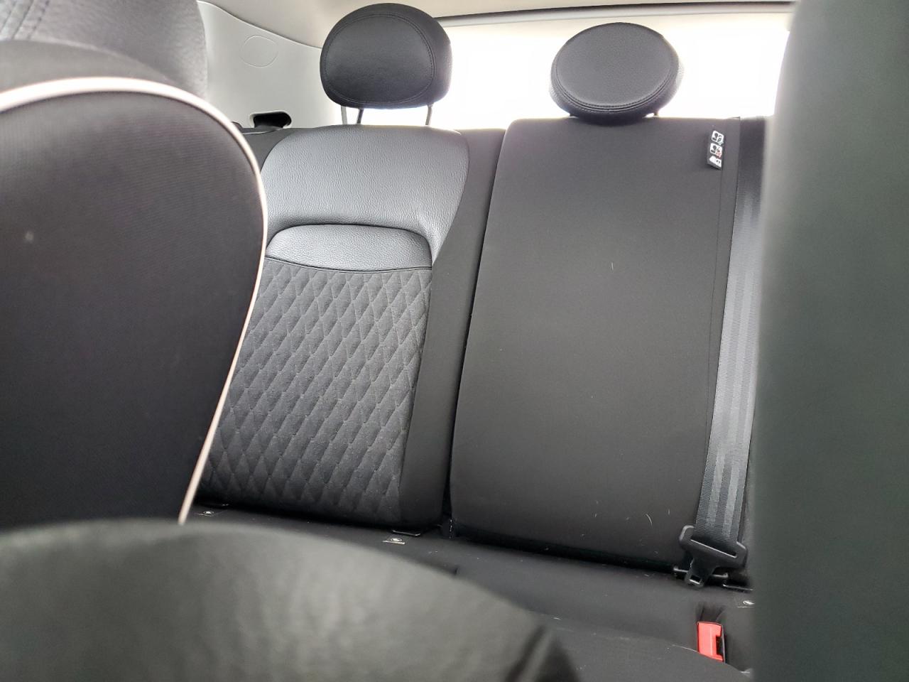 2019 Fiat 500 - Image 10