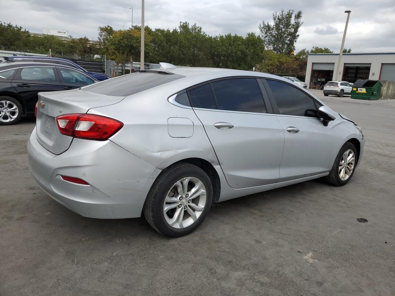 2019 Chevrolet Cruze - Image 3