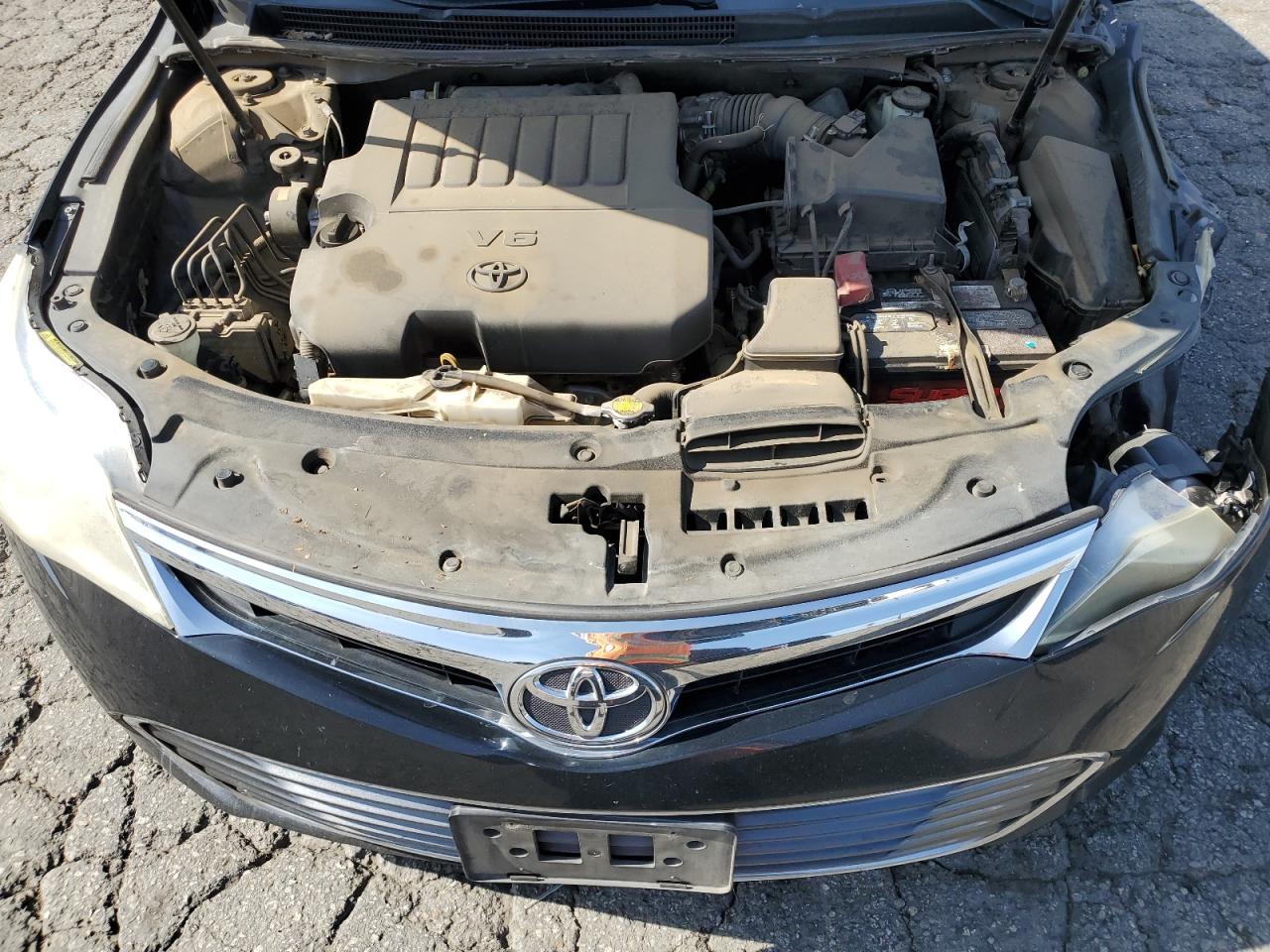 2013 Toyota Avalon - Image 11