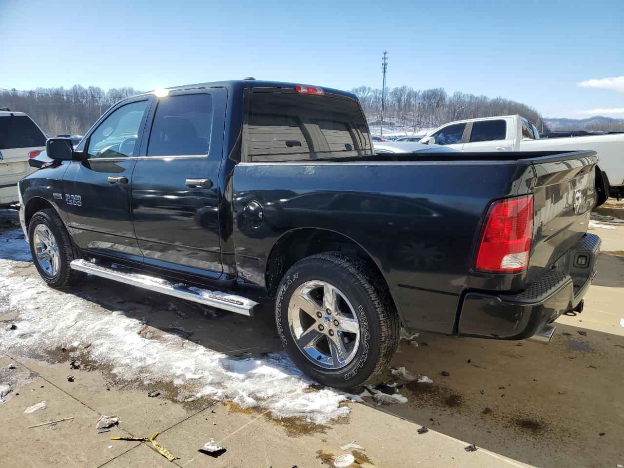2016 RAM 1500 - Image 2