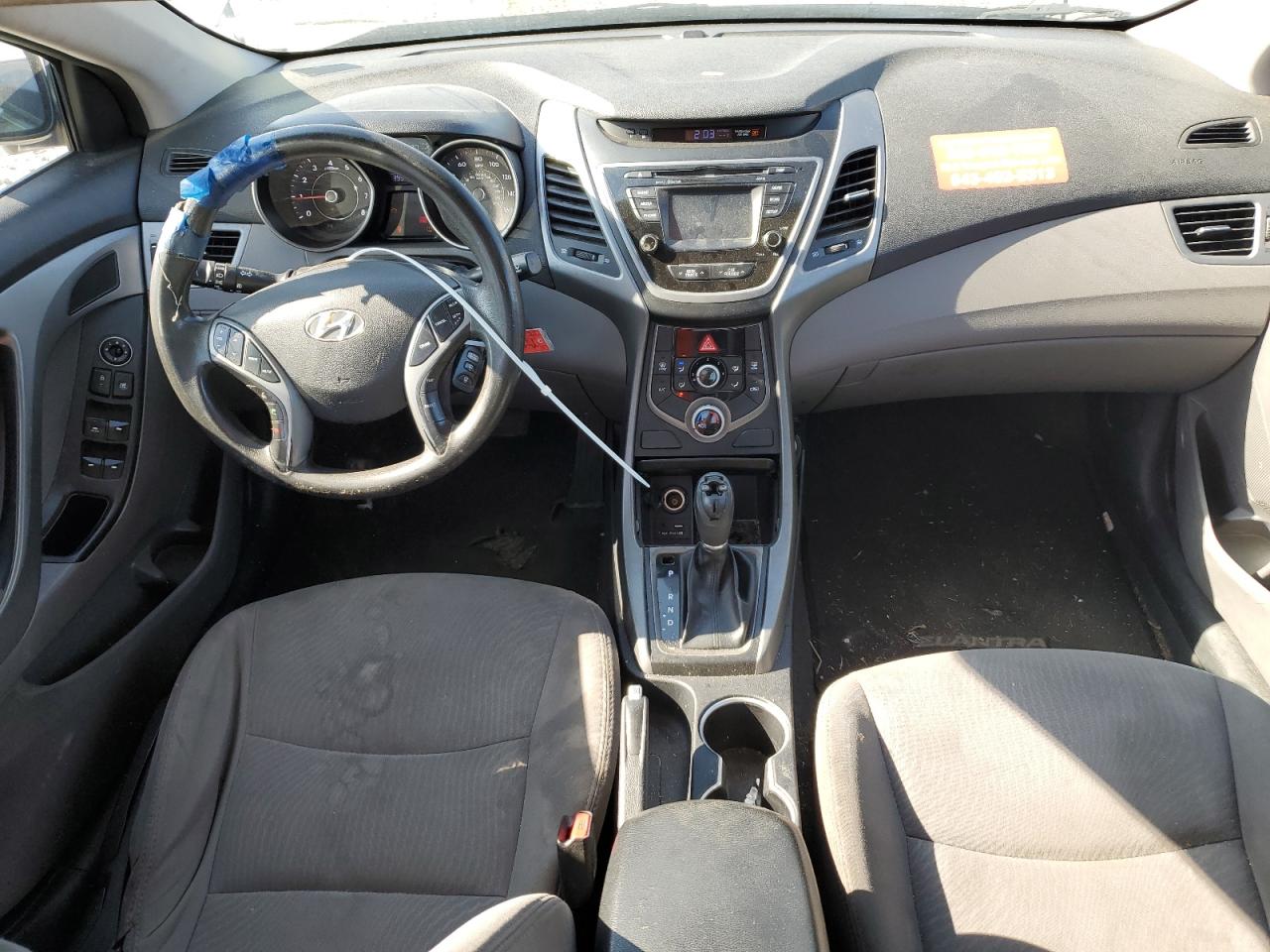 2016 Hyundai Elantra - Image 8