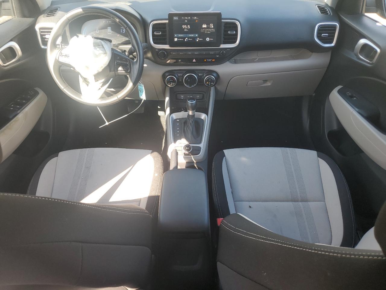 2023 Hyundai Venue - Image 8