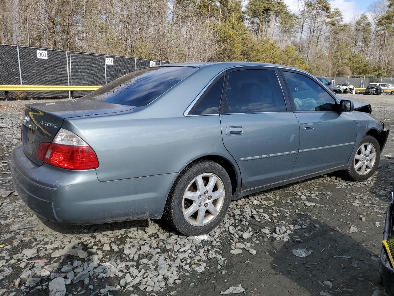 2004 Toyota Avalon - Image 3