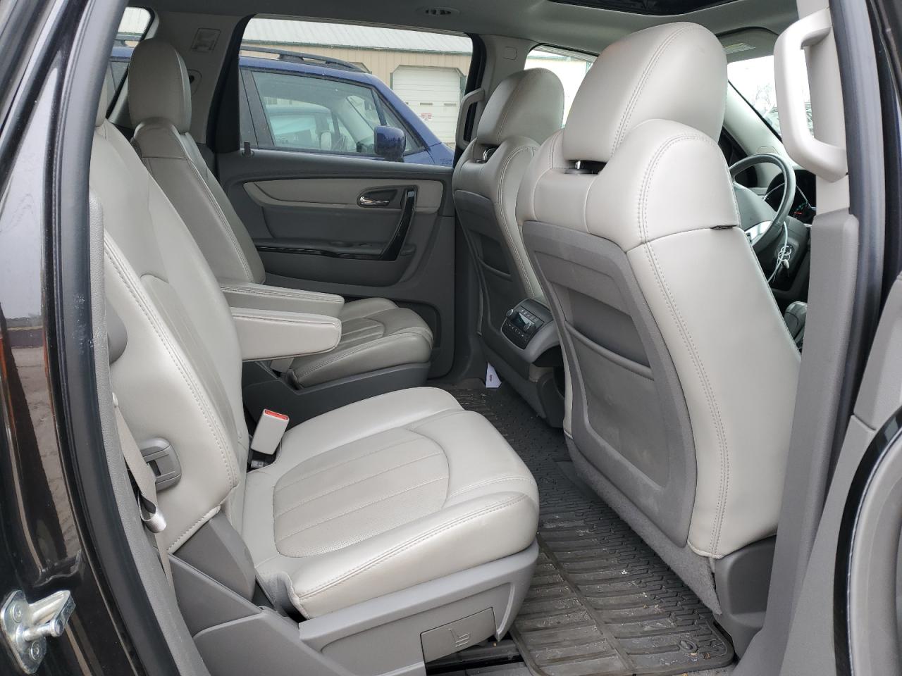 2015 Chevrolet Traverse - Image 10
